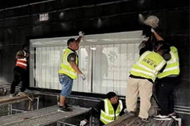 地鐵軌行區燈箱(xiāng)安裝步驟