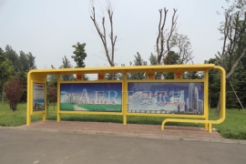 候（hòu）車亭燈箱滾動畫麵能裝（zhuāng）幾幅畫麵