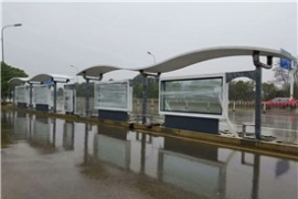 未來（lái）公交車（chē）候車亭設計應該注重哪些方麵?