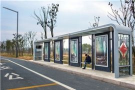 公交候車亭正確選址（zhǐ），成為亮（liàng）麗“風景（jǐng）線”